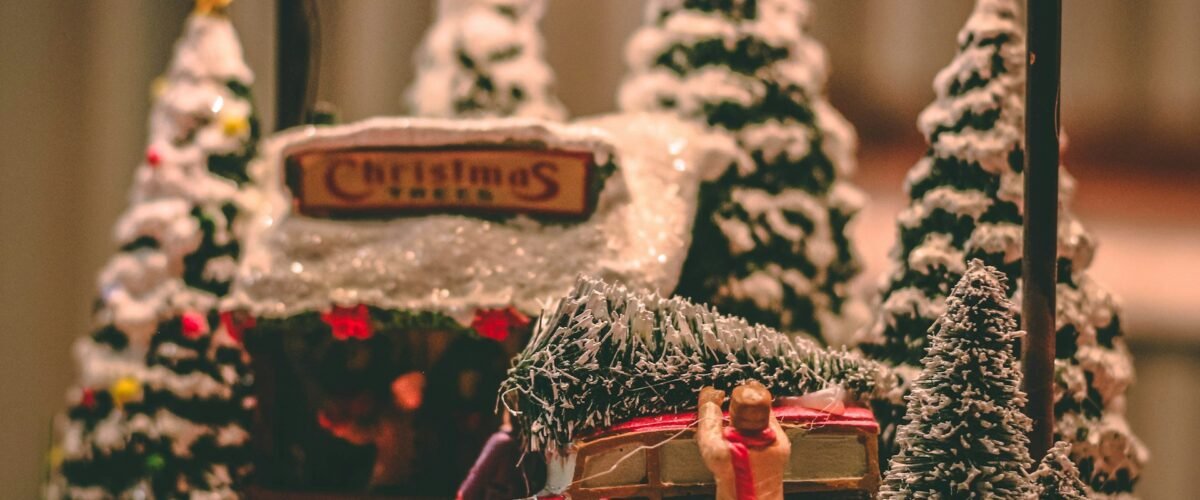 How to Start and Grow a Successful Christmas Decorations Business